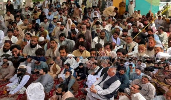 زیارت دھرنا کمیٹی نے حکومتی وفد کو 8 مطالبات پیش کئے ہیں